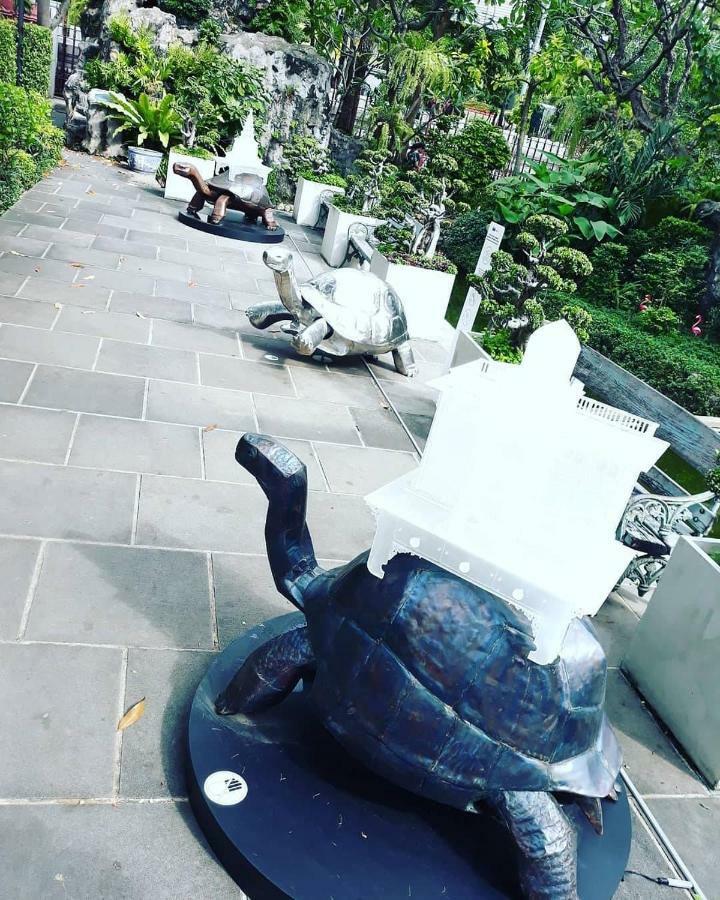 Stash Hostel Bangkok Exterior foto